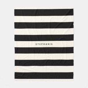 Classic Black and Eggshell White Rand med Namn Fleecefilt