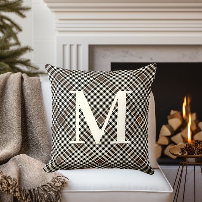Classic Black Brown Tartan Mönster med Monogram Kudde (Skapare uppladdad)