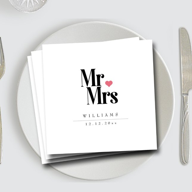 Classic Black Serif | Heart Monogram Pappersservett (Classic Black Serif  Mr and Mrs Heart Monogram Napkins)