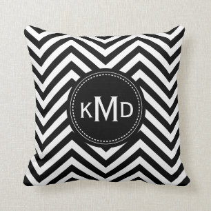 Classic Black White Chevron Trio Monogram Kudde