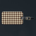 Classic Brown Ivory Pepita Houndstooth Mönster Bagagebricka<br><div class="desc">Varje grön elegant och klassisk väv mönster,  med pepita/ houndstooth mönster i brunt och elfenbenst färg i kombination. Pepita houndstooth brun mönster Luggage Taggs</div>