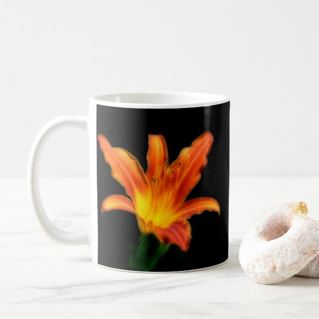 Classic ceramic mug with lily design kaffemugg (Med munk)