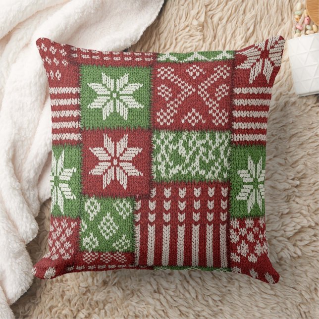 Classic Christmas Patchwork Knit -Red, Green Kudde (Filt)