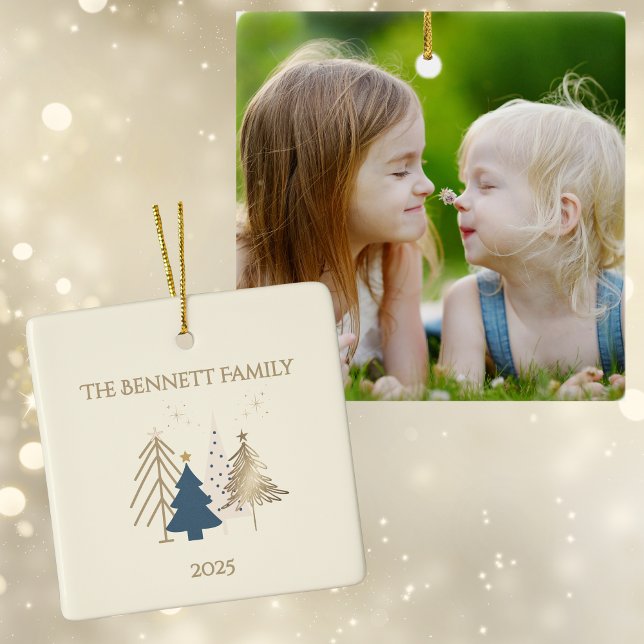 Classic Christmas Tree Family Photo Named  Julgransprydnad Keramik (Skapare uppladdad)