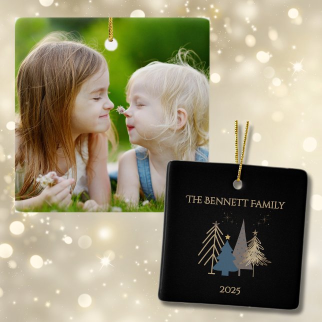 Classic Christmas Tree Family Photo Named  Julgransprydnad Keramik (Skapare uppladdad)