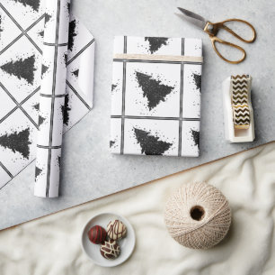 Classic Christmas Tree   Gorgeous Bold Kelly Green Presentpapper