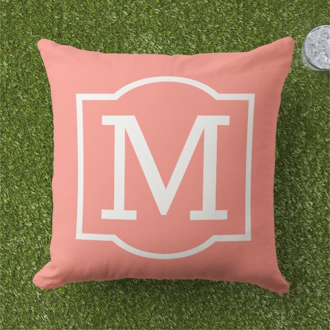 Classic Coral Anpassningsbar Monogram Brev Kudde (Gräs)
