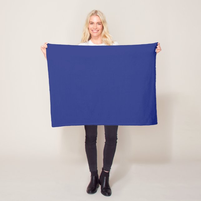 Classic Dark Blue Accent Fleece Blanket (På plats)
