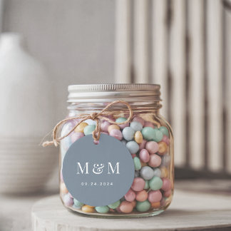Classic Dusty Blue Monogram Typography Wedding Gåvor Etiketter