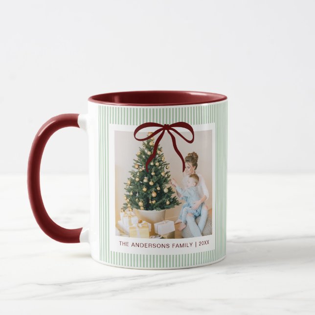 Classic Green Stripes Red Bow Christmas Mugg (Vänster)