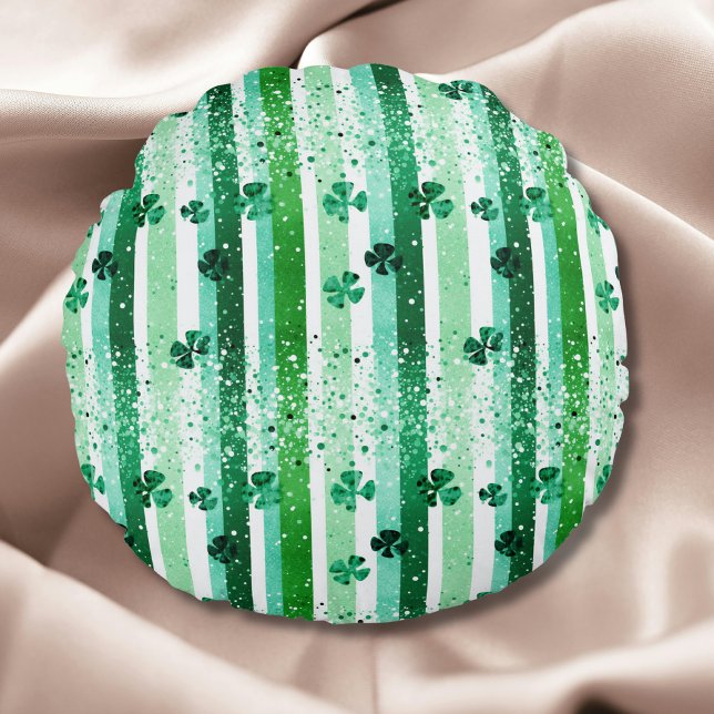 Classic Green White Vertical Stripes Shamrocks Rund Kudde (Skapare uppladdad)