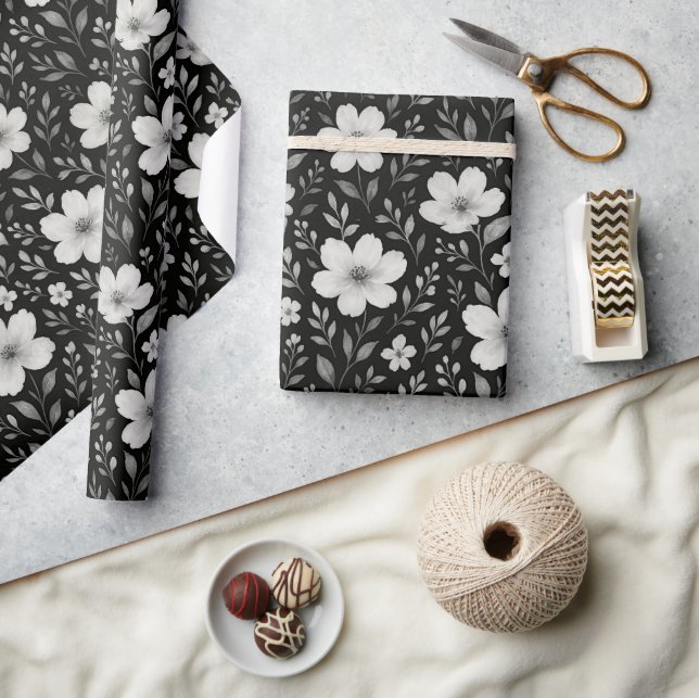 Classic Löv Blommigt Art Mönster on Grått Black Presentpapper (Hantverk)