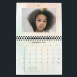 Classic Maroon God jul Kalender<br><div class="desc">📆 Håll dig organiserad och inspirerad hela året med mina ursprungliga designade kalendrar. Varje månad har vi en intressant design som ger säsongens skönhet till varje dag. ___________________________ ***Denna utformning ingår i en helgdag av julklapp** Ett steg in i en värld av tidlös charm med min "Festive Flora: jul Splendor...</div>