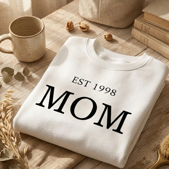 Classic Mom Est Year Timeless Statement T Shirt (Skapare uppladdad)