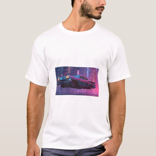 Classic Neon Noir Car in a Futuristic Night T Shirt (Framsida)
