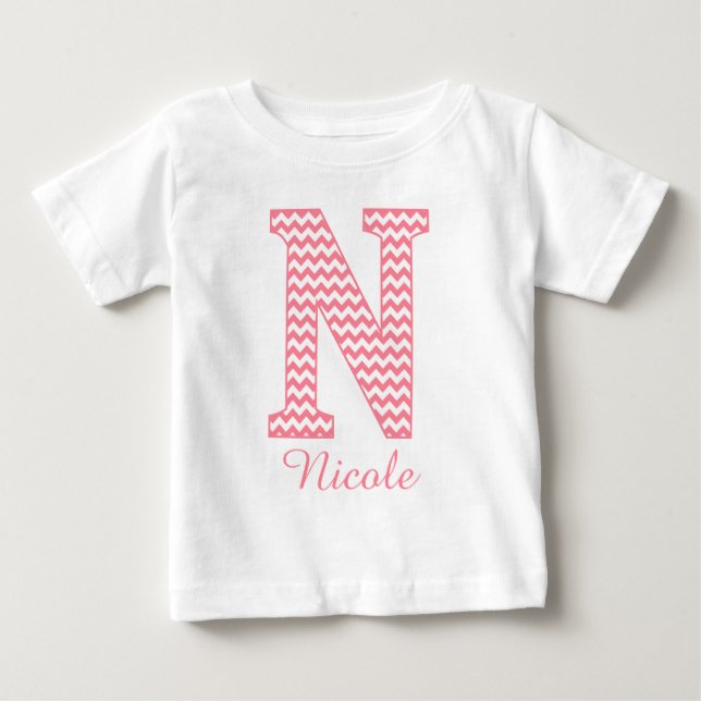 Classic Preppy Rosa Chevron Brev N Monogram T-shirt (Framsida)
