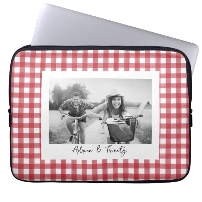 Classic Red and White Gingham Play Anpassningsbar  Laptop Fodral (Framsidan)