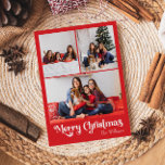 Classic Red God jul Lodrät 3 Photo Helg Vykort<br><div class="desc">Fira säsongen med det här unika, klassiska röda God jul lodrät 3-fotovykortet med helgdag med en liten vintage charm. Den minimalistiska utformningen visar upp en röd och vit palett med elegant färg, och framkallar den mysiga andan från vintern. Dess moderna och roligt dragningskraft, parad med den traditionella formuleringen, skapar en...</div>