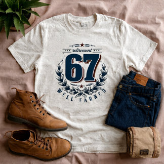 Classic Retirement 67 T-Shirt – Vintage Badge Styl