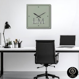Classic Sage Green Monogram Office Accent Fyrkantig Klocka