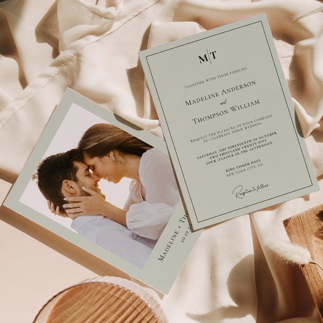 Classic Sage Grönt Monogram Gräns Photo Bröllop Inbjudningar (Skapare uppladdad)