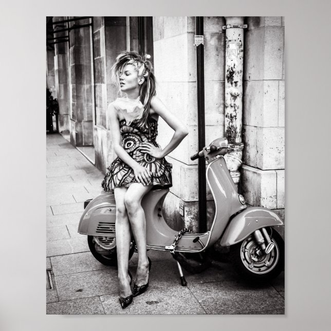 Classic Scooter Poster Girl Paris Frankrike (Framsidan)