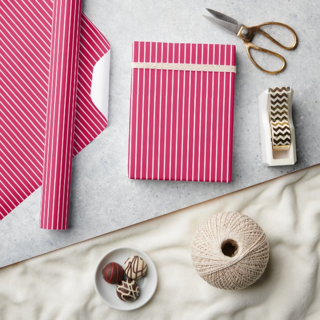 Classic Stripes White - Raspberry Presentpapper (Hantverk)