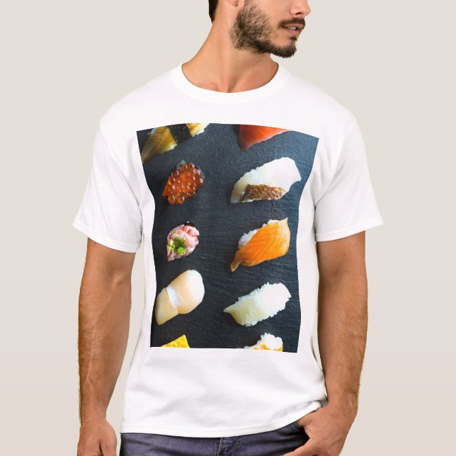 Classic Sushi Set – 10 classic pieces on a stone p T Shirt (Framsida)