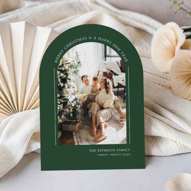 Classy Arched Green Modern Christmas Family Photo Julkort (Skapare uppladdad)