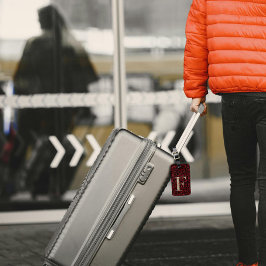 Classy Blommigt Monogrammed Brev F mörk röd Bagagebricka