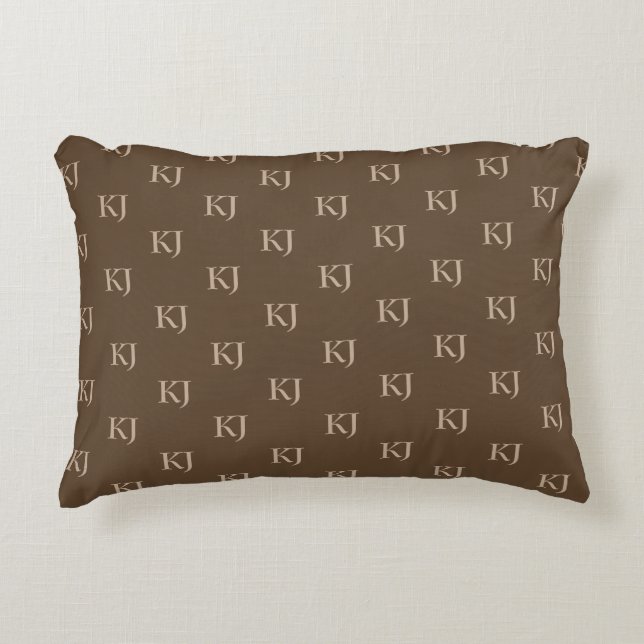 Classy Brown & Beige Monogram Initialer Mönster Prydnadskudde (Framsidan)