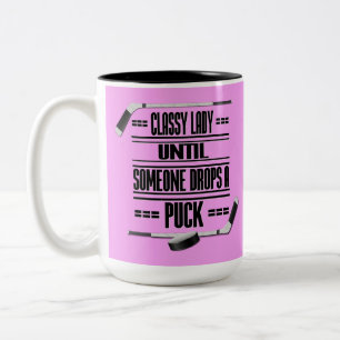 Classy Dam Hockey Humor Rosa Två-Tonad Mugg