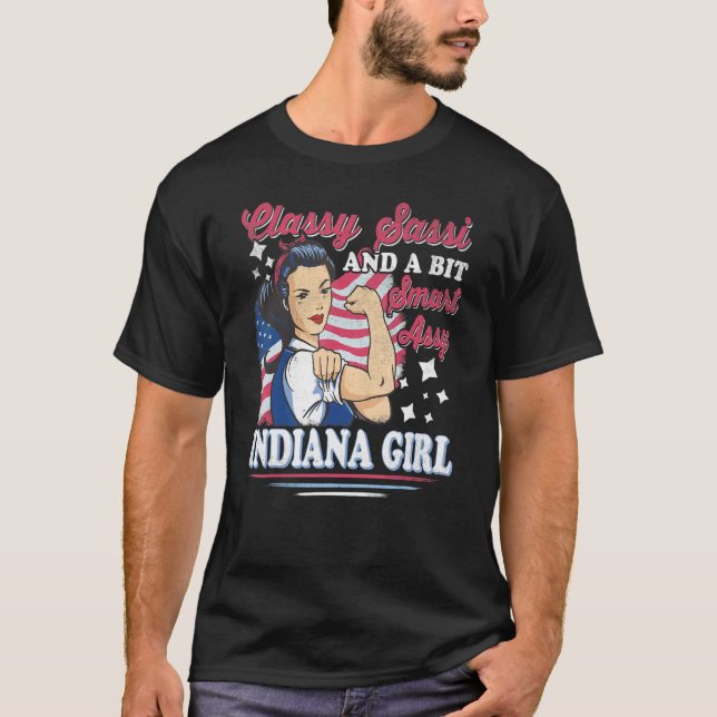 Classy Sassi och ett litet smart Assi Indiana Girl T Shirt (Framsida)