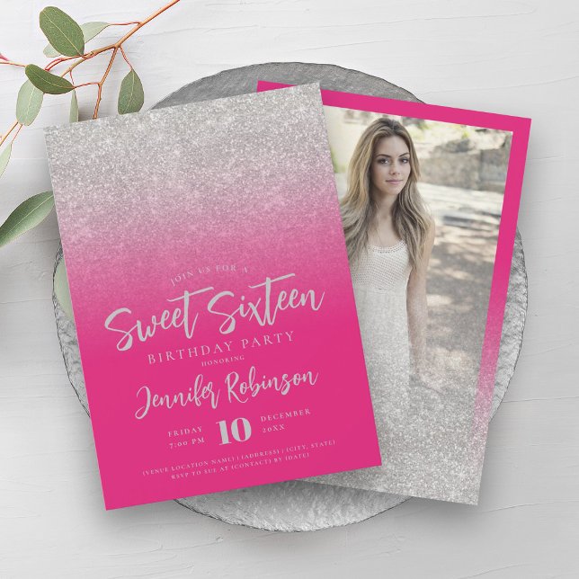 Classy Silver Shock rosa Glitter Photo Sweet 16 Inbjudningar (Classy Silver Hot Pink Glitter Photo Sweet 16 Invitation)