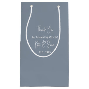 Classy Simple Dusty Blue Bröllop