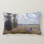 Claude Monet Poppy Fält nära Argenteuil Lumbarkudde<br><div class="desc">Poppy fält nära Argentina,  målat av Claude Monet.</div>