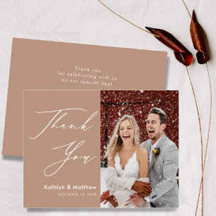 Clay Elegant Script Modern Photo Simple Bröllop Tack Kort