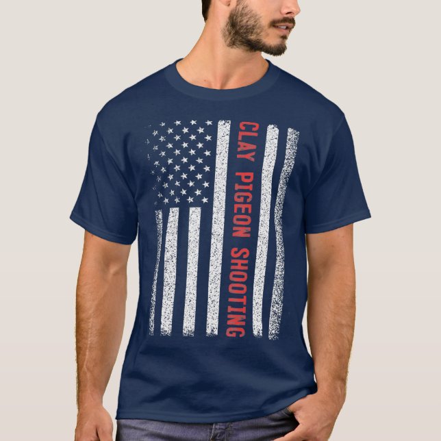 Clay Pigeon Shooting American Flagga 4:e juli T Shirt (Framsida)