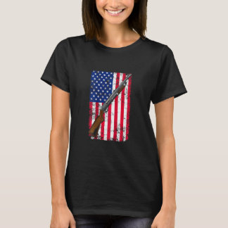 Clay Pigeon skjuter Usa Pistol Flagga på bak Shot T Shirt