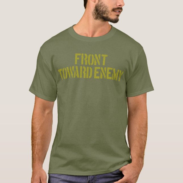 Claymore Mine Front Towto Enemy Claymore Mine T Shirt (Framsida)