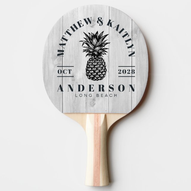 Clean Light Gray Tropical Pineapple Wedding Crest Pingisracket (Baksidan)