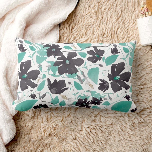 Clematis Blommigt Grått Teal Watercolor Lumbarkudde (Clematis Floral Gray Teal Watercolor Lumbar Pillow from Studio Posies.)