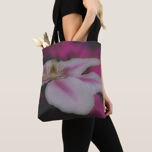 Clematis i rosa blomblad tygkasse (Närbild)