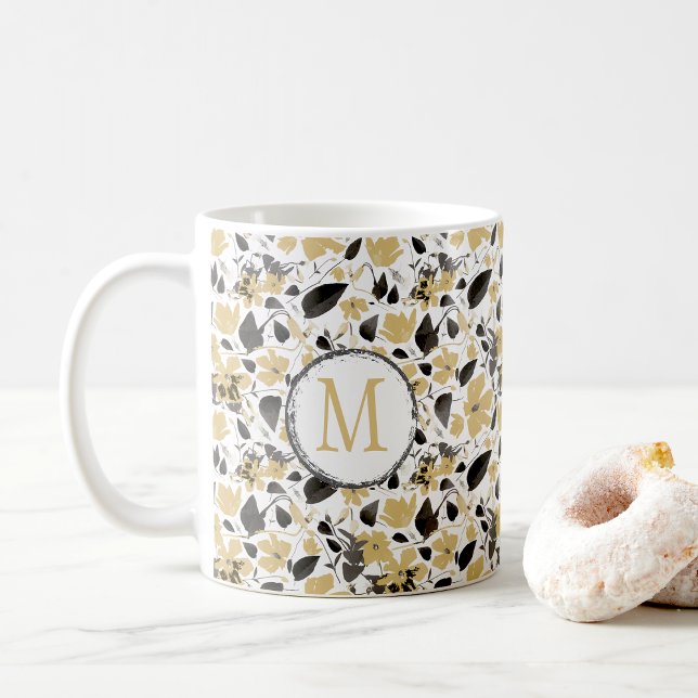 Clematis Vine Elegant Gula blommor Coffee Mugg (Clematis Vine Elegant Yellow Flowers Coffee Mug from Studio Posies.)