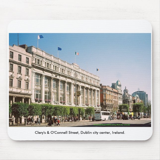 Clery's & O'Connell St. Dublin City Ireland Musmatta (Framsidan)