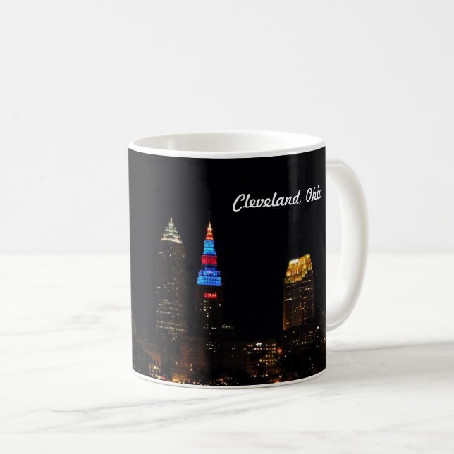 Cleveland OH Night Skyline Kaffemugg (Framsida höger)