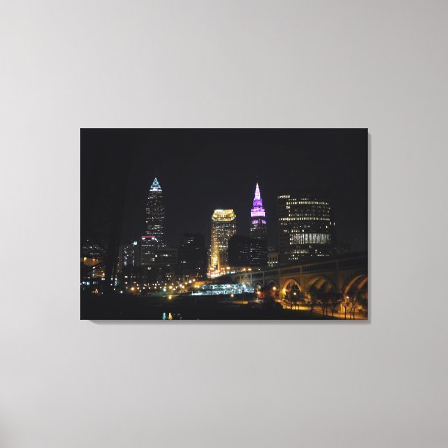 Cleveland OH River View Lila Canvas (Framsida)