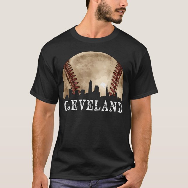 Cleveland Skyline City Vintage Baseball Älskare T Shirt (Framsida)