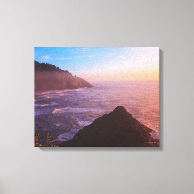 Cliff Coastal View in Oregon at Sunset Canvastryck (Framsida)