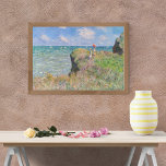 Cliff Walk vid Pourville av Claude Monet Poster<br><div class="desc">Cliff Walk i Pourville av Claude Monet visar omvärlden kring fiskesammen Pourville i Normandie och två unga kvinnor som studerar i Cliff Walk i Pourville. Det gräs som består av kort, skrapor, böjda penseldrag tycks dunka i brinnen, och subtilt modifierade versioner av samma slag och nyanser antyder att kvinnors vind-piskade...</div>